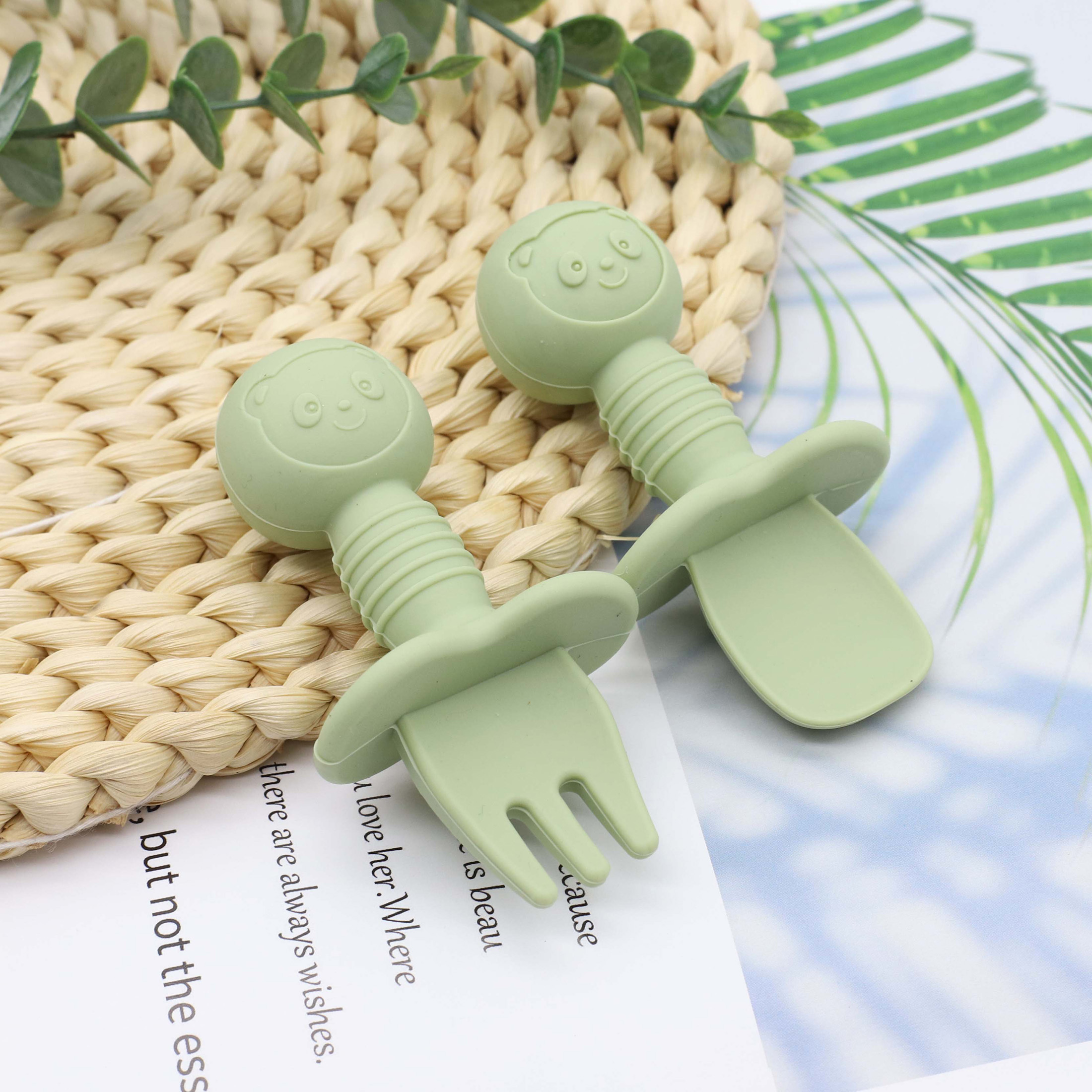 New Little Bear Pattern Baby F - Baby Food Little Spoon 评论和价格